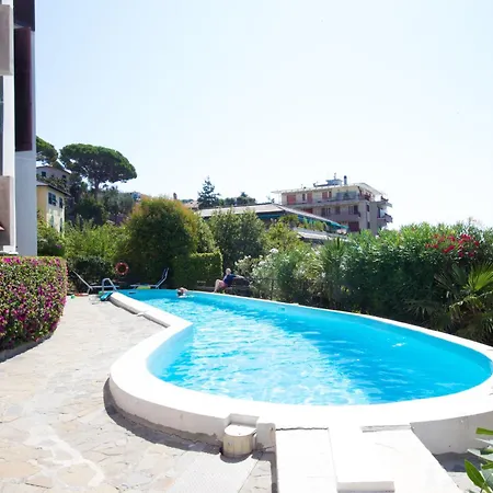Welcome Riviera Nautilus 11- Vista Mare-posto Macchina Individuale-only One Car-piscina Condominiale Estiva-attrezzatissimo Apartament *